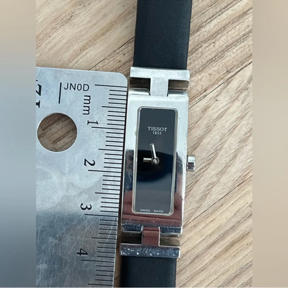 Tissot Ladies Watch Equi-T Stainless Case Black Dial Genuine Leather Strap Rare